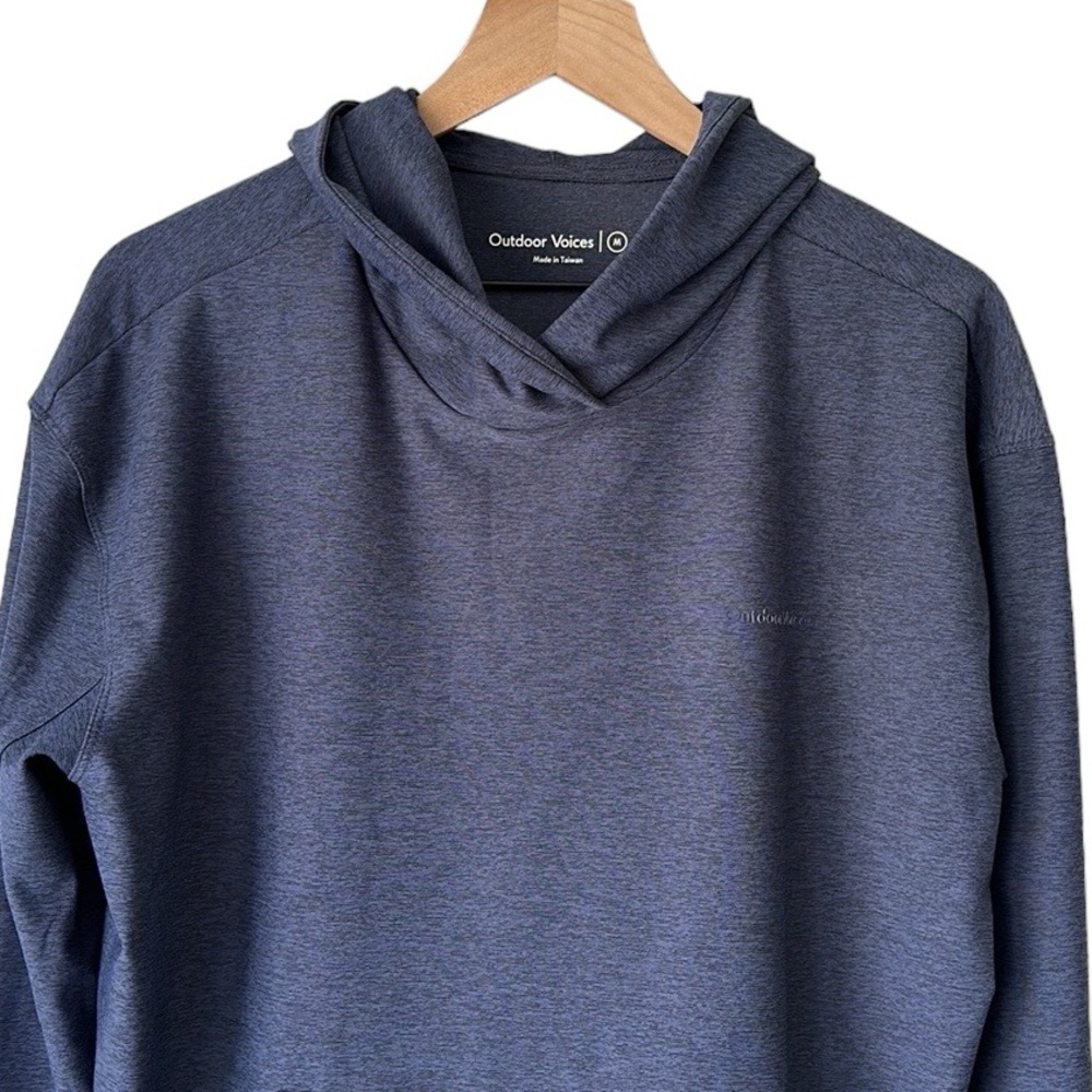 Outdoor Voices blue hoody mid weight kangeroo pocket athleisure outdoor size M